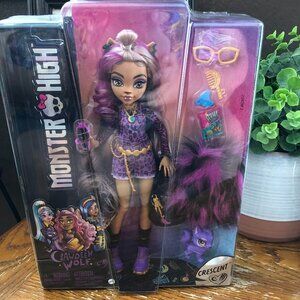 Monster High Clawdeen Wolf fashion doll with Crescent, Mattel 2022